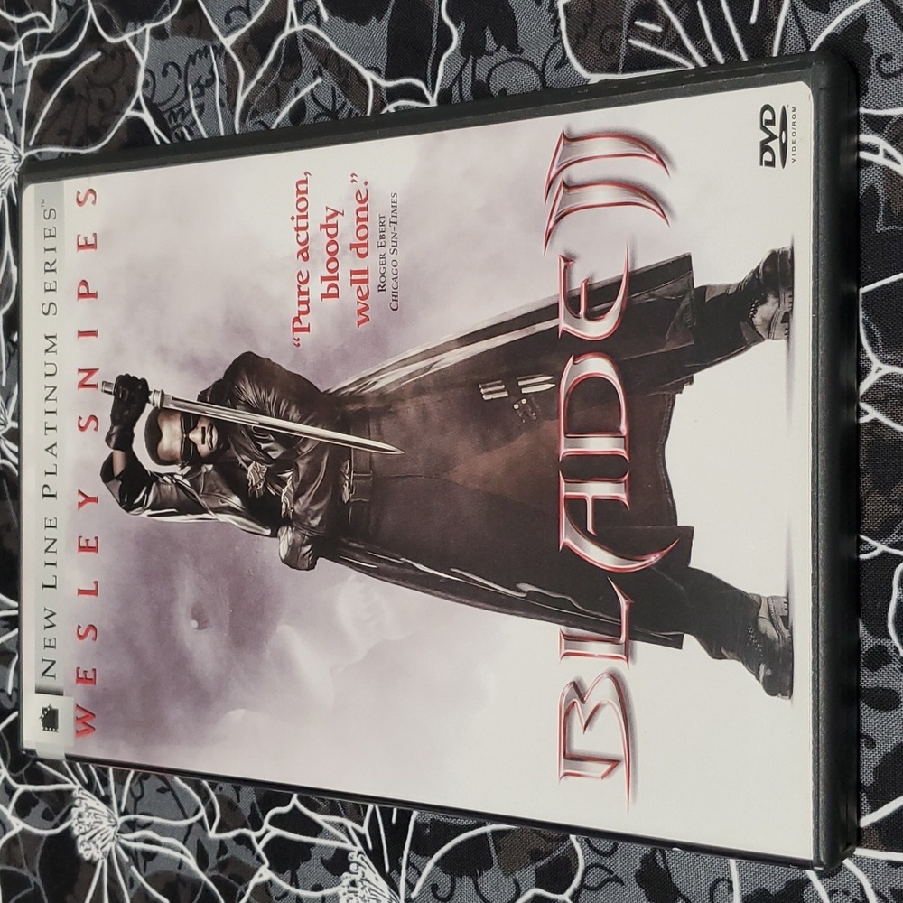Blade II DVD, 2 disc set - lots of extras and features!